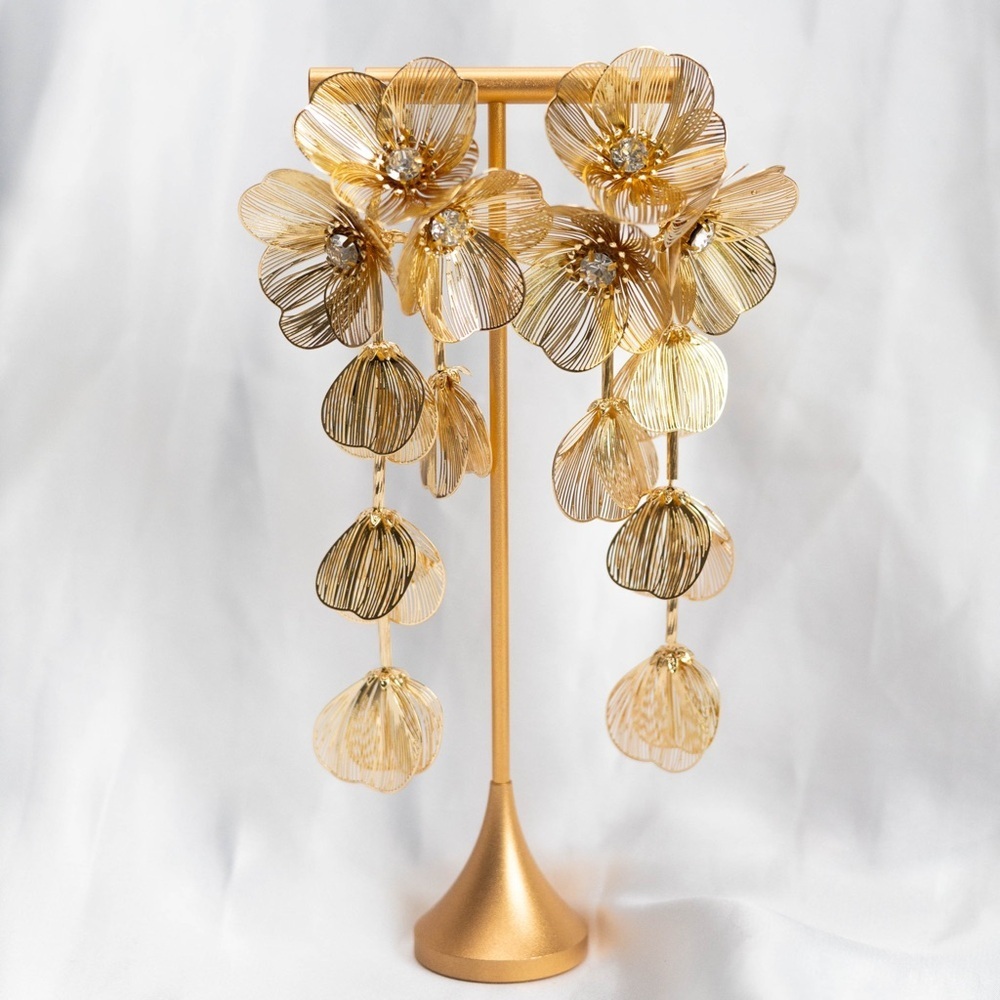✨Zara Kate Middleton Gold Cascading Flower Earrings